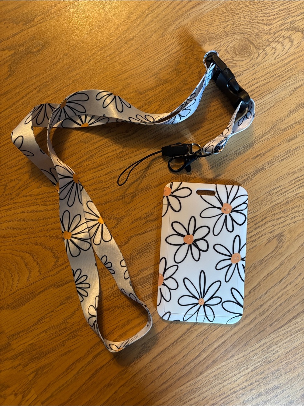 White Daisy Floral Lanyard Badge Holder with Card Sleeve